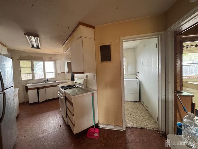 200 cedar Avenue, Highland Park, NJ 08904