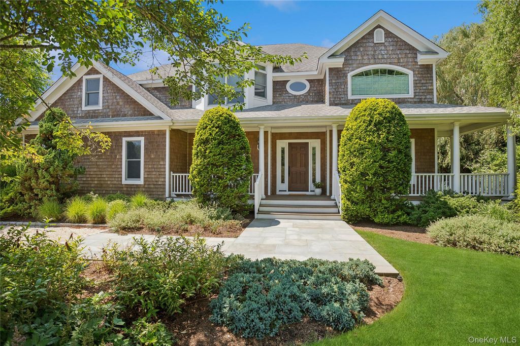 34 Post Fields Lane, Quogue, NY 11959