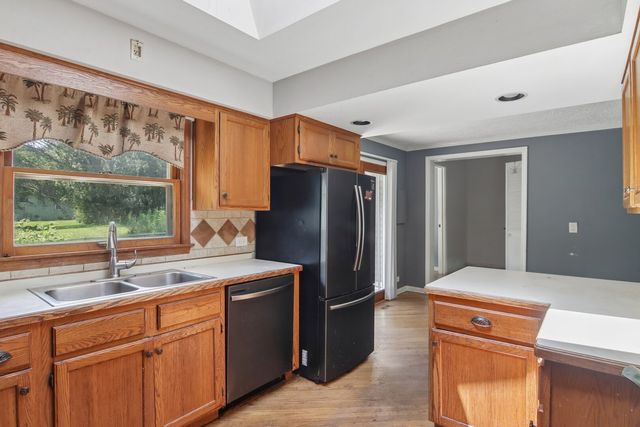 2N418 Amy Avenue, Glen Ellyn, IL 60137