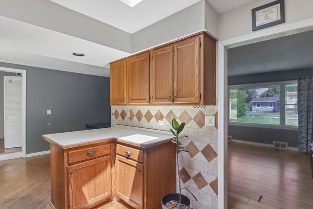 2N418 Amy Avenue, Glen Ellyn, IL 60137