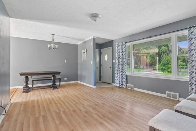 2N418 Amy Avenue, Glen Ellyn, IL 60137