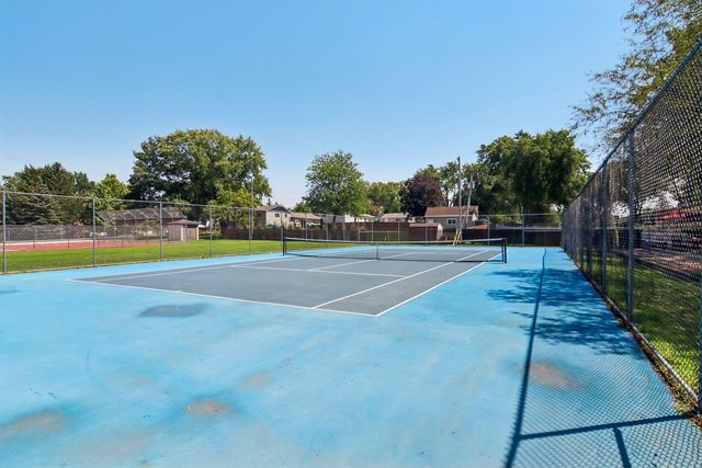 2N418 Amy Avenue, Glen Ellyn, IL 60137