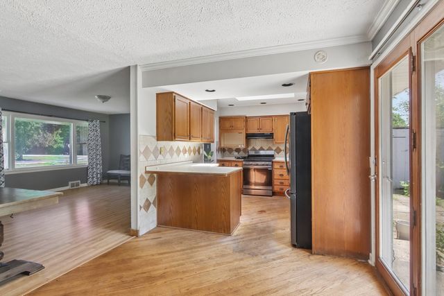 2N418 Amy Avenue, Glen Ellyn, IL 60137