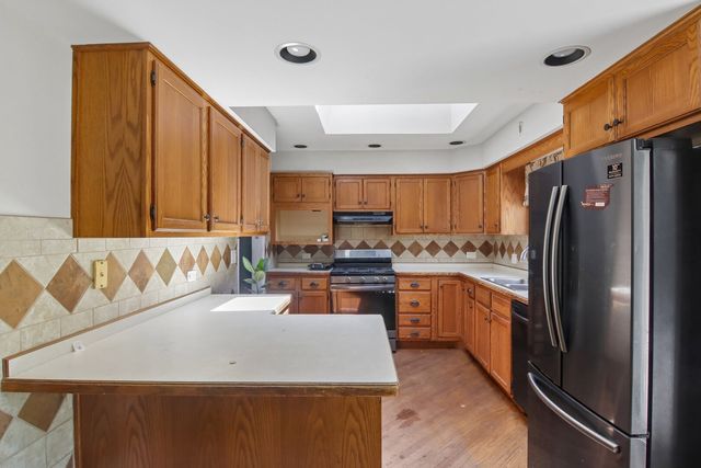 2N418 Amy Avenue, Glen Ellyn, IL 60137