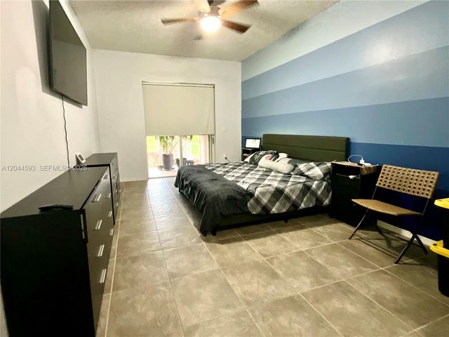 2335 SE 4th Place, Homestead, FL 33033