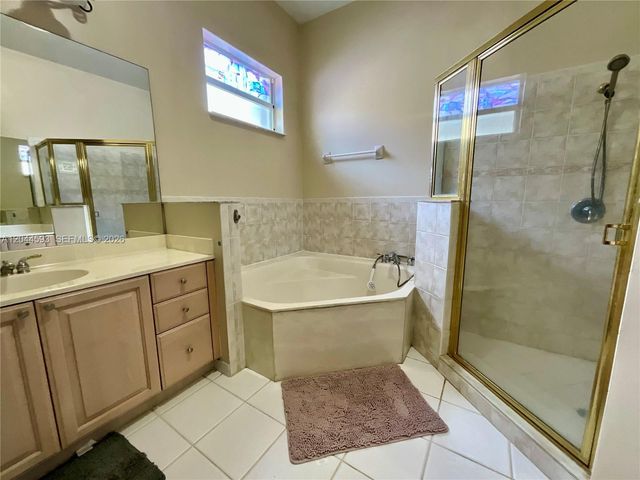 2335 SE 4th Place, Homestead, FL 33033