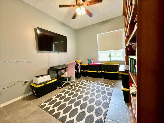 2335 SE 4th Place, Homestead, FL 33033