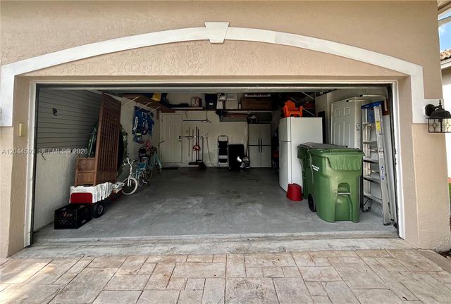 2335 SE 4th Place, Homestead, FL 33033
