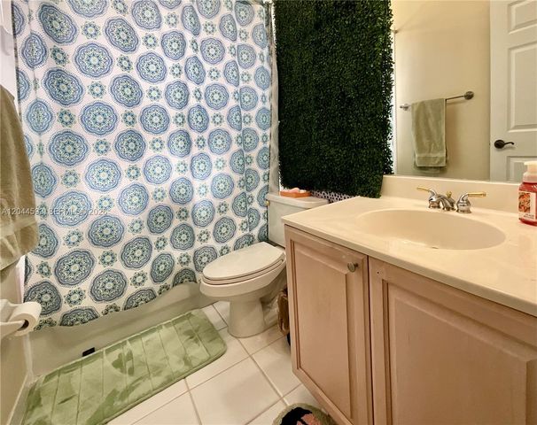 2335 SE 4th Place, Homestead, FL 33033