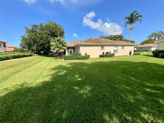 2335 SE 4th Place, Homestead, FL 33033
