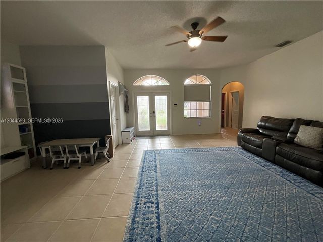 2335 SE 4th Place, Homestead, FL 33033