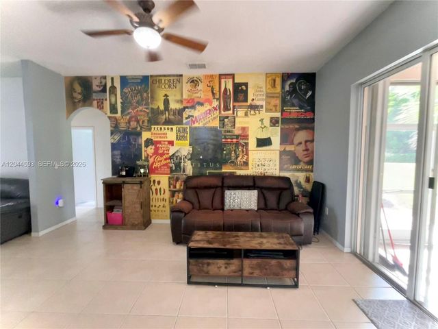 2335 SE 4th Place, Homestead, FL 33033