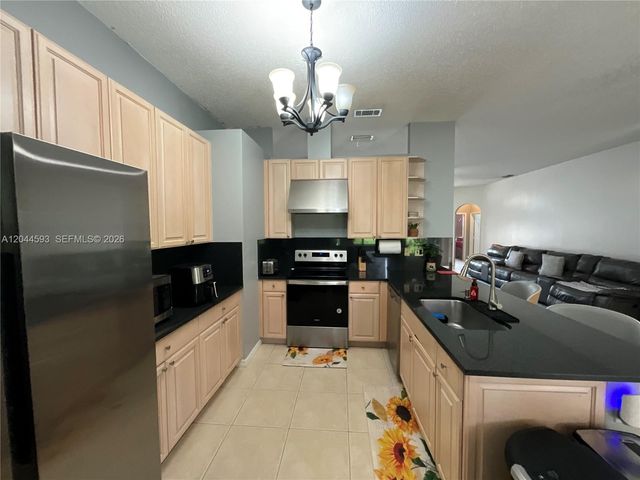 2335 SE 4th Place, Homestead, FL 33033