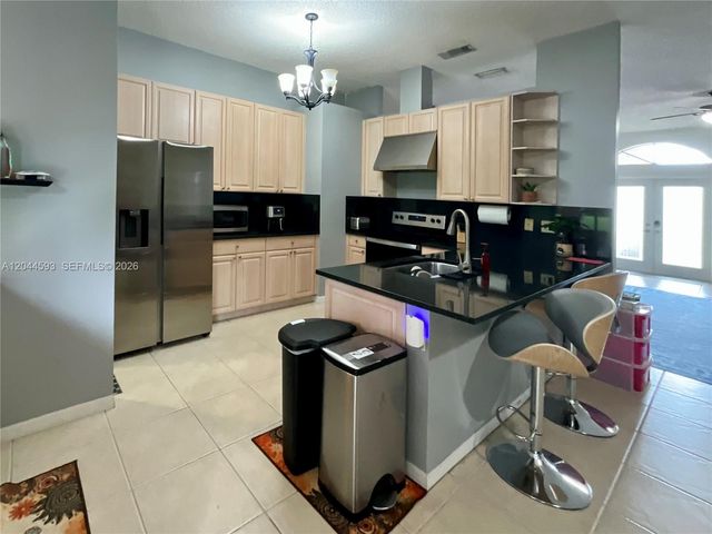 2335 SE 4th Place, Homestead, FL 33033