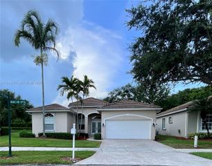 2335 SE 4th Place, Homestead, FL 33033