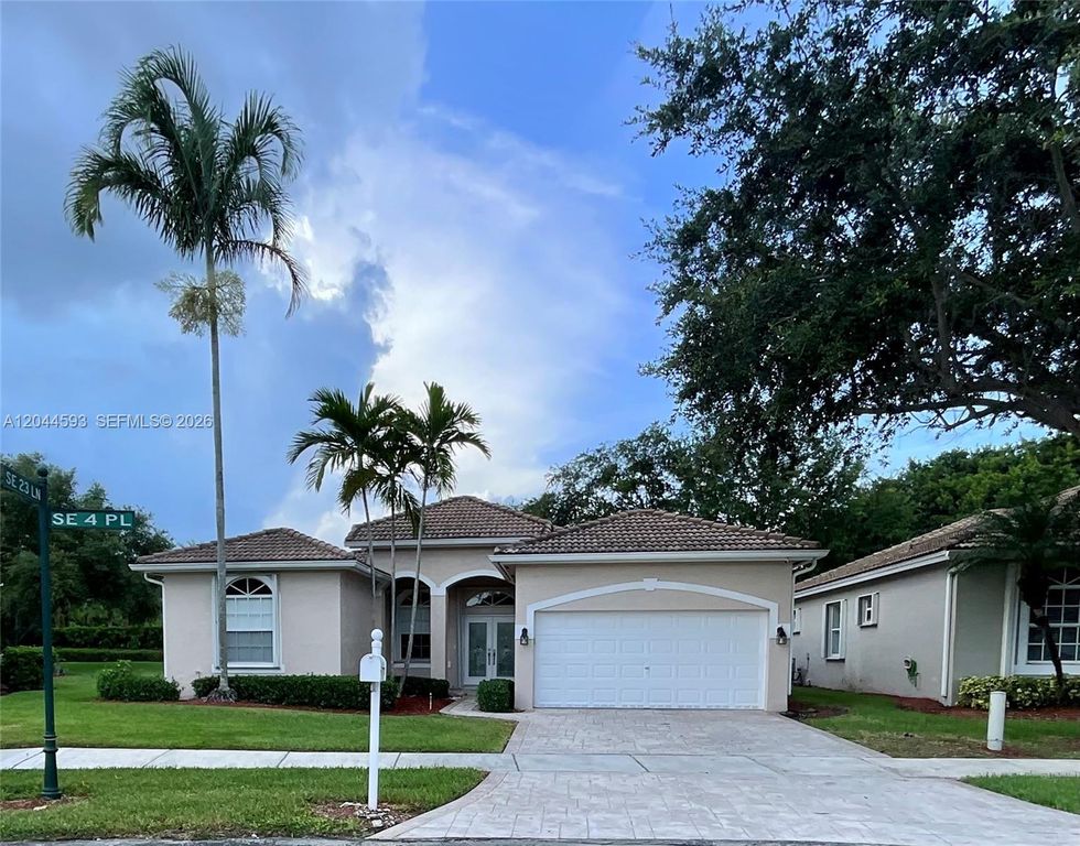 2335 SE 4th Place, Homestead, FL 33033