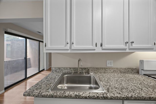 10 Shrewsbury Green Dr I, Shrewsbury, MA 01545