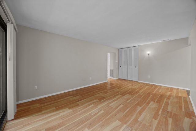 10 Shrewsbury Green Dr I, Shrewsbury, MA 01545