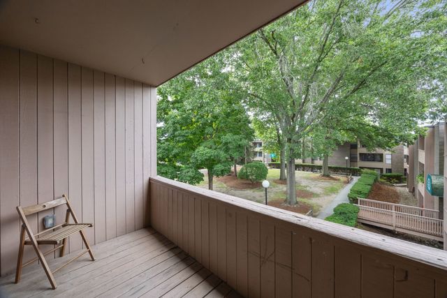 10 Shrewsbury Green Dr I, Shrewsbury, MA 01545