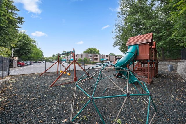 10 Shrewsbury Green Dr I, Shrewsbury, MA 01545