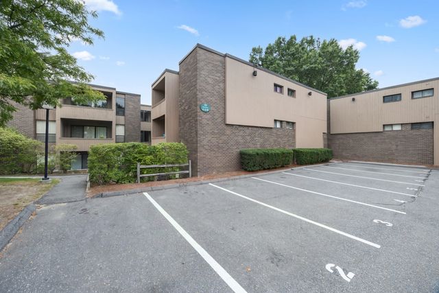 10 Shrewsbury Green Dr I, Shrewsbury, MA 01545