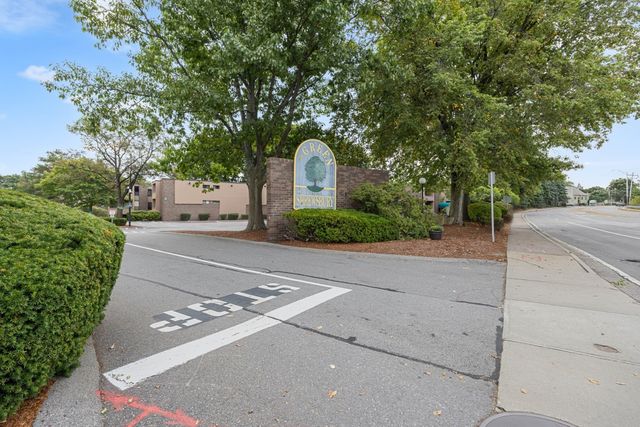 10 Shrewsbury Green Dr I, Shrewsbury, MA 01545