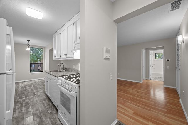 10 Shrewsbury Green Dr I, Shrewsbury, MA 01545