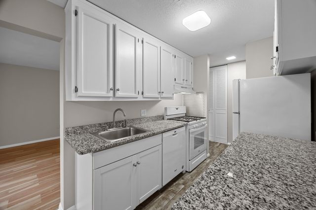 10 Shrewsbury Green Dr I, Shrewsbury, MA 01545