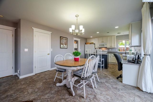 3409 S Buntin St., Kennewick, WA 99337