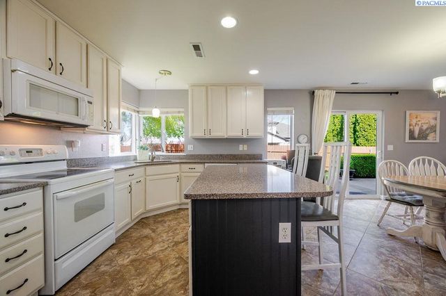 3409 S Buntin St., Kennewick, WA 99337