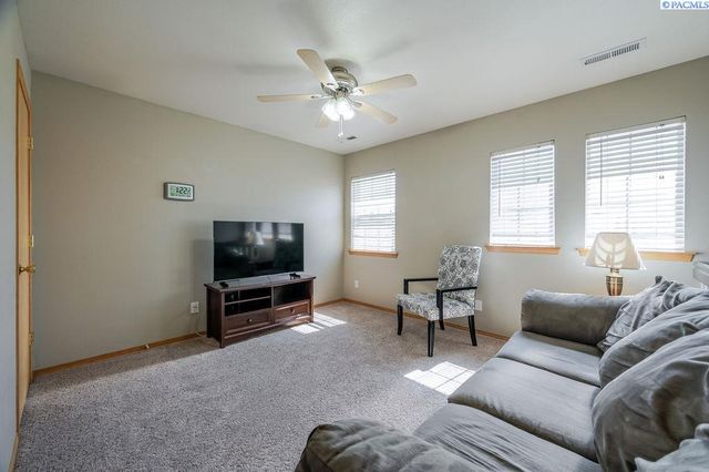 3409 S Buntin St., Kennewick, WA 99337