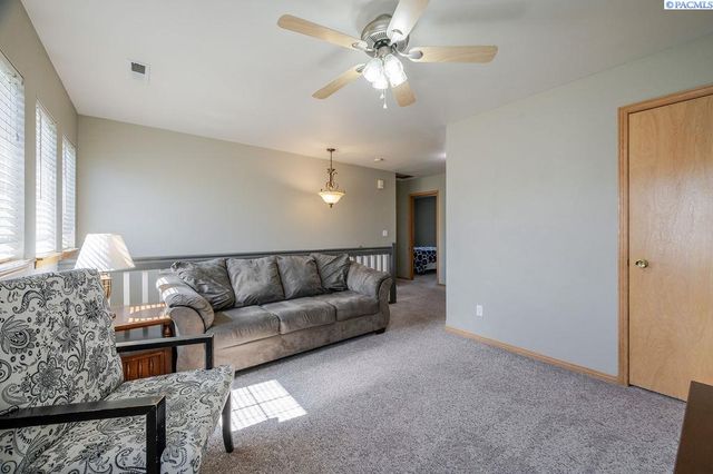 3409 S Buntin St., Kennewick, WA 99337