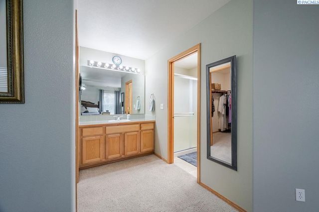 3409 S Buntin St., Kennewick, WA 99337