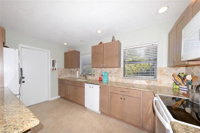 15690 Lake Candlewood DR, Fort Myers, FL 33908