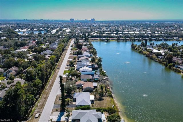 15690 Lake Candlewood DR, Fort Myers, FL 33908