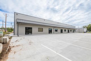 1504 E 61st St N, Park City, KS 67219