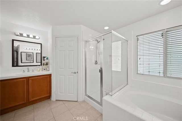 24245 Silhouette, Valencia, CA 91354