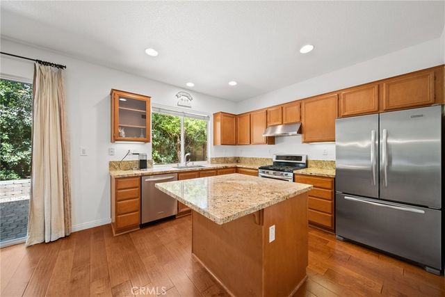 24245 Silhouette, Valencia, CA 91354