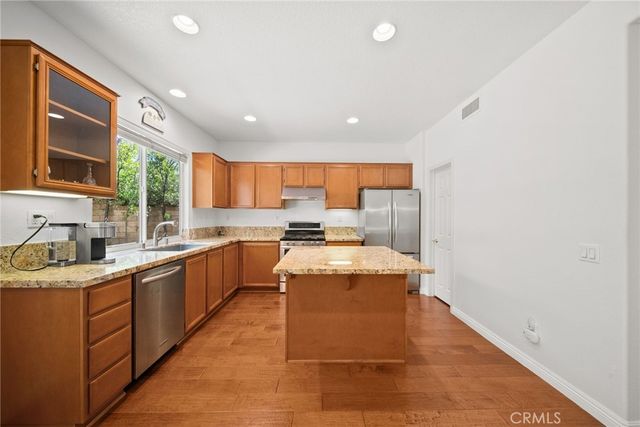 24245 Silhouette, Valencia, CA 91354