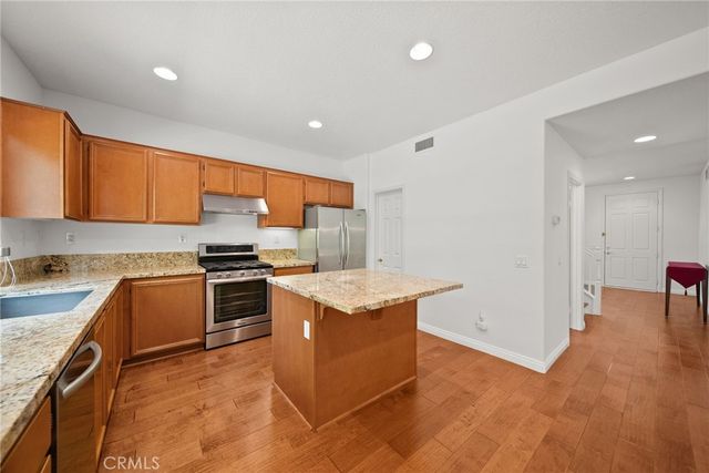 24245 Silhouette, Valencia, CA 91354