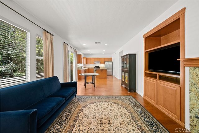 24245 Silhouette, Valencia, CA 91354