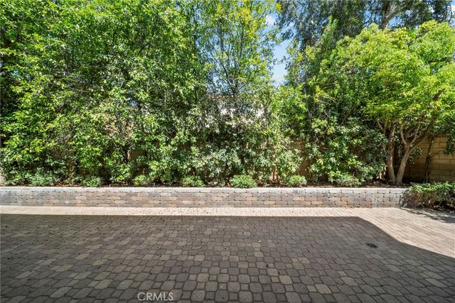 24245 Silhouette, Valencia, CA 91354