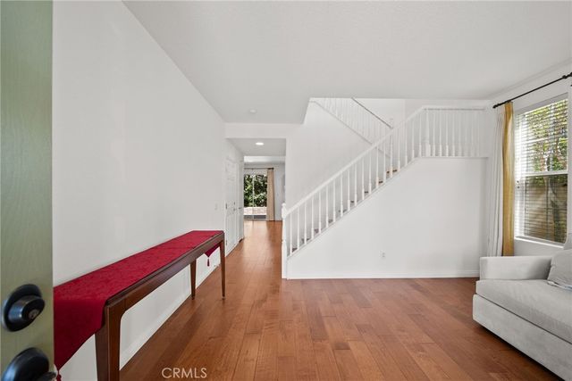 24245 Silhouette, Valencia, CA 91354