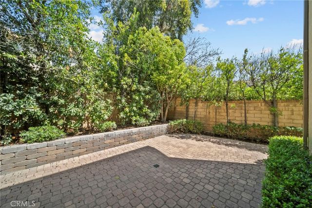 24245 Silhouette, Valencia, CA 91354