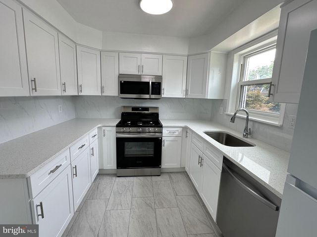 1121 SOLLY AVE, Philadelphia, PA 19111