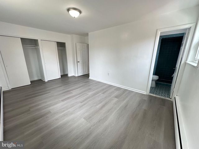1121 SOLLY AVE, Philadelphia, PA 19111