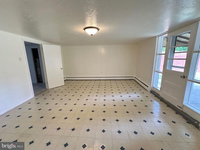 1121 SOLLY AVE, Philadelphia, PA 19111