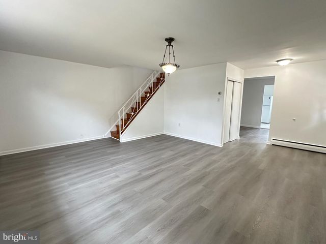 1121 SOLLY AVE, Philadelphia, PA 19111