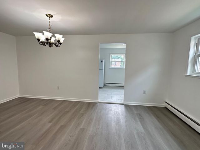 1121 SOLLY AVE, Philadelphia, PA 19111