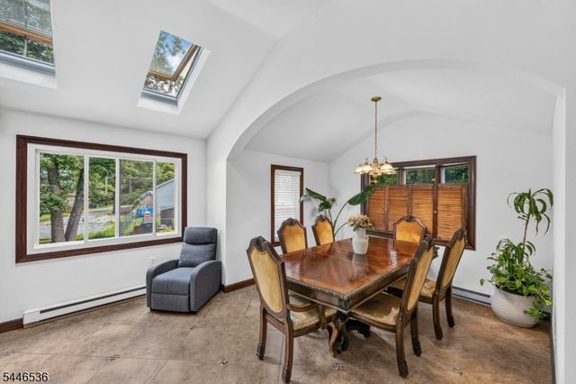 36 Lebanon Trl, Hopatcong Boro, NJ 07843